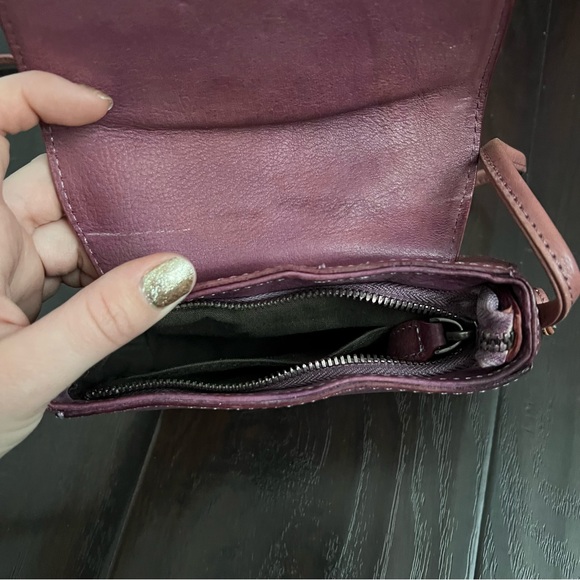 Vintage Blush Pink Leather Crossbody Purse | Bow Detail | Soft Romantic - Picture 5 of 6